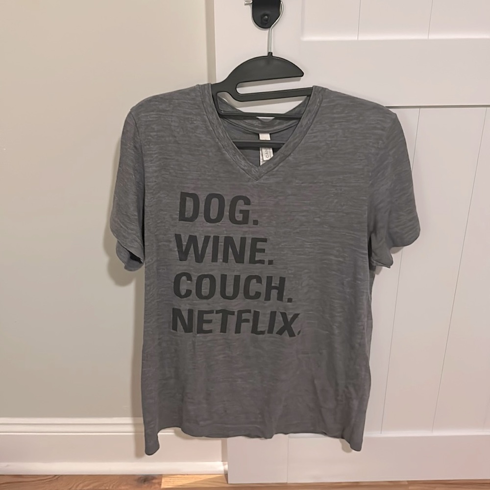 Bella Canvas V-Neck Graphic Tee Size Medium